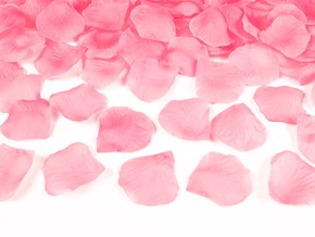 100 pétales de roses couleur rose clair